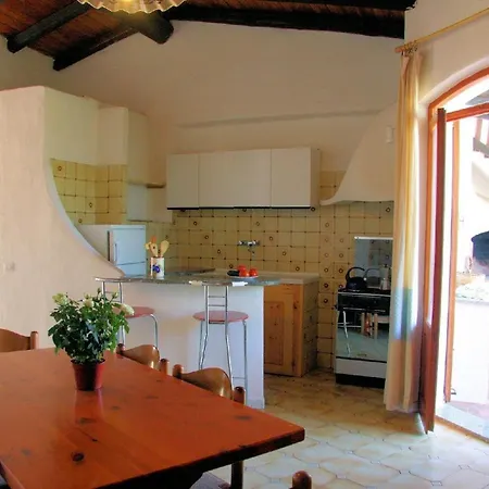 In La Ciaccia Mit Moeblierter Terrasse *